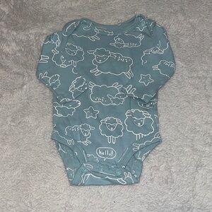(3 for$10) carters sheep bodysuit 🐑